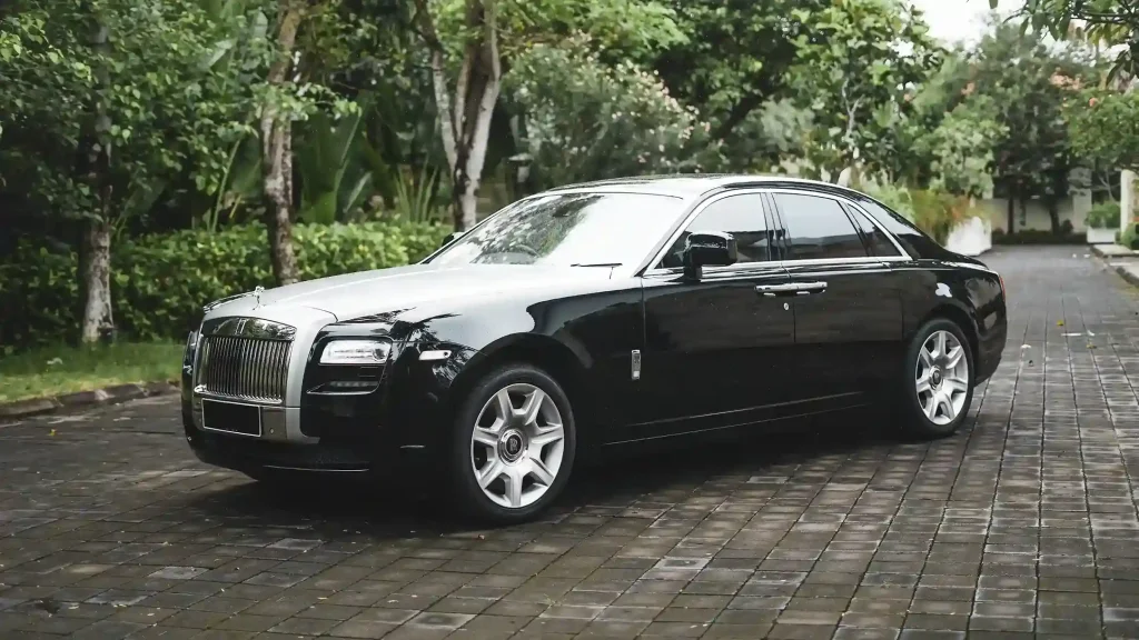 Rolls-Royce Ghost, mobil mewah disewakan di Bali